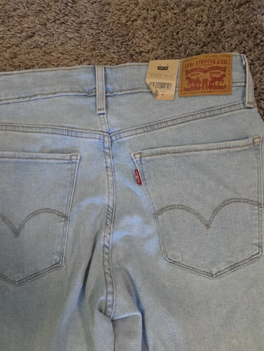 Levi's Women's Light Blue Distressed Skinny Jeans - Picture 7 of 9